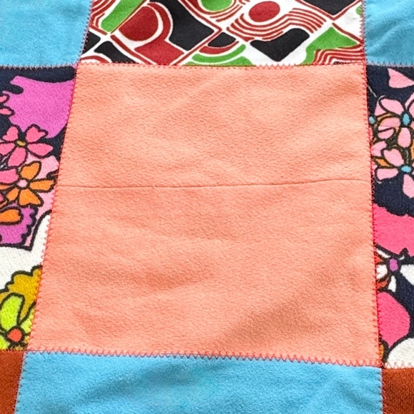 Vintage 70s handmade quilt/patchwork, reversible heavy quilt, twin size bed - Picture 4 of 6